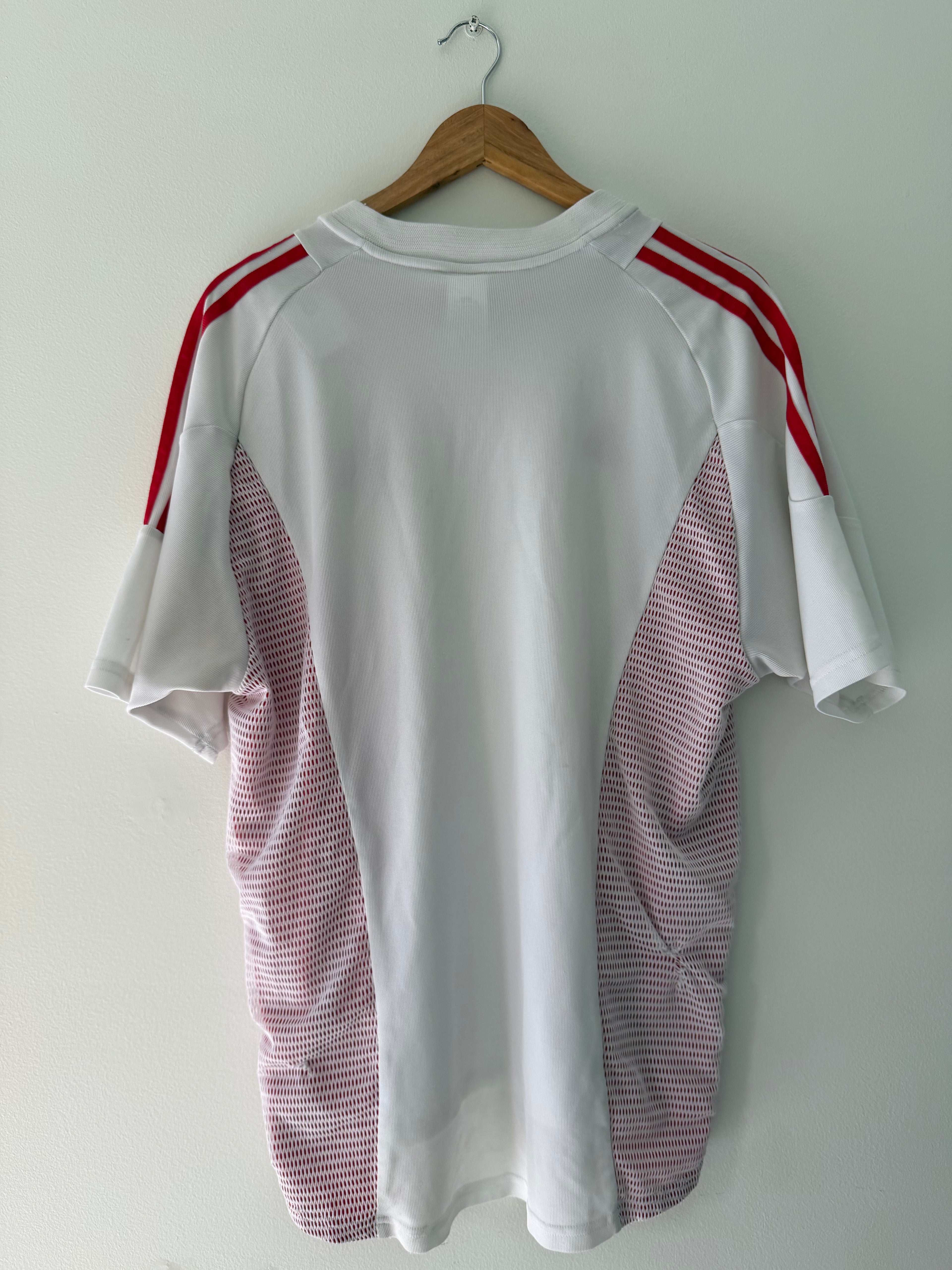 Canada 2002 Away