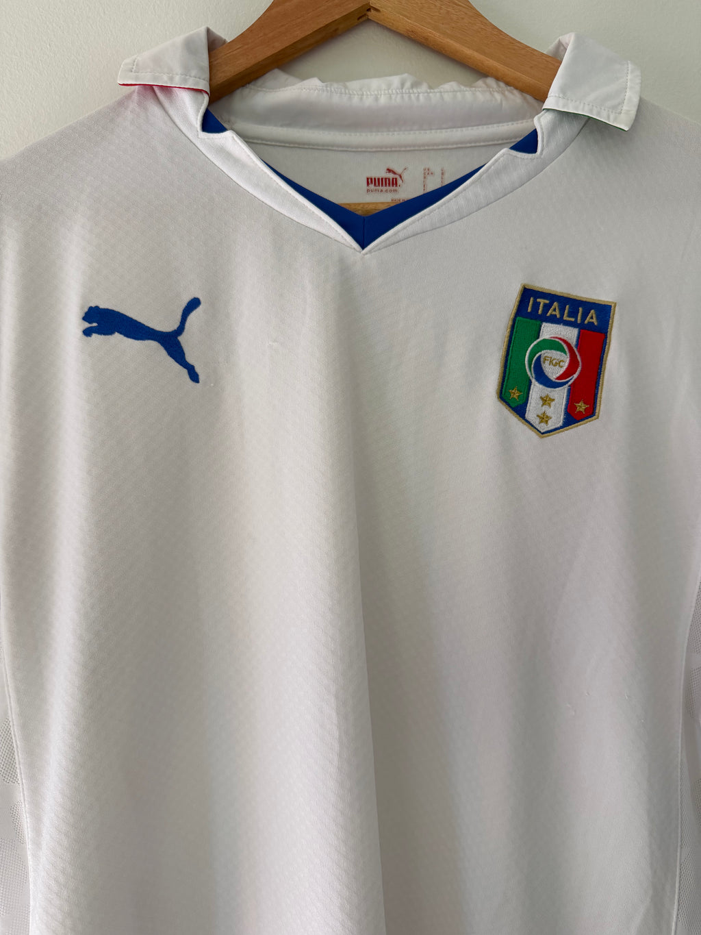 Italy 2010 Away