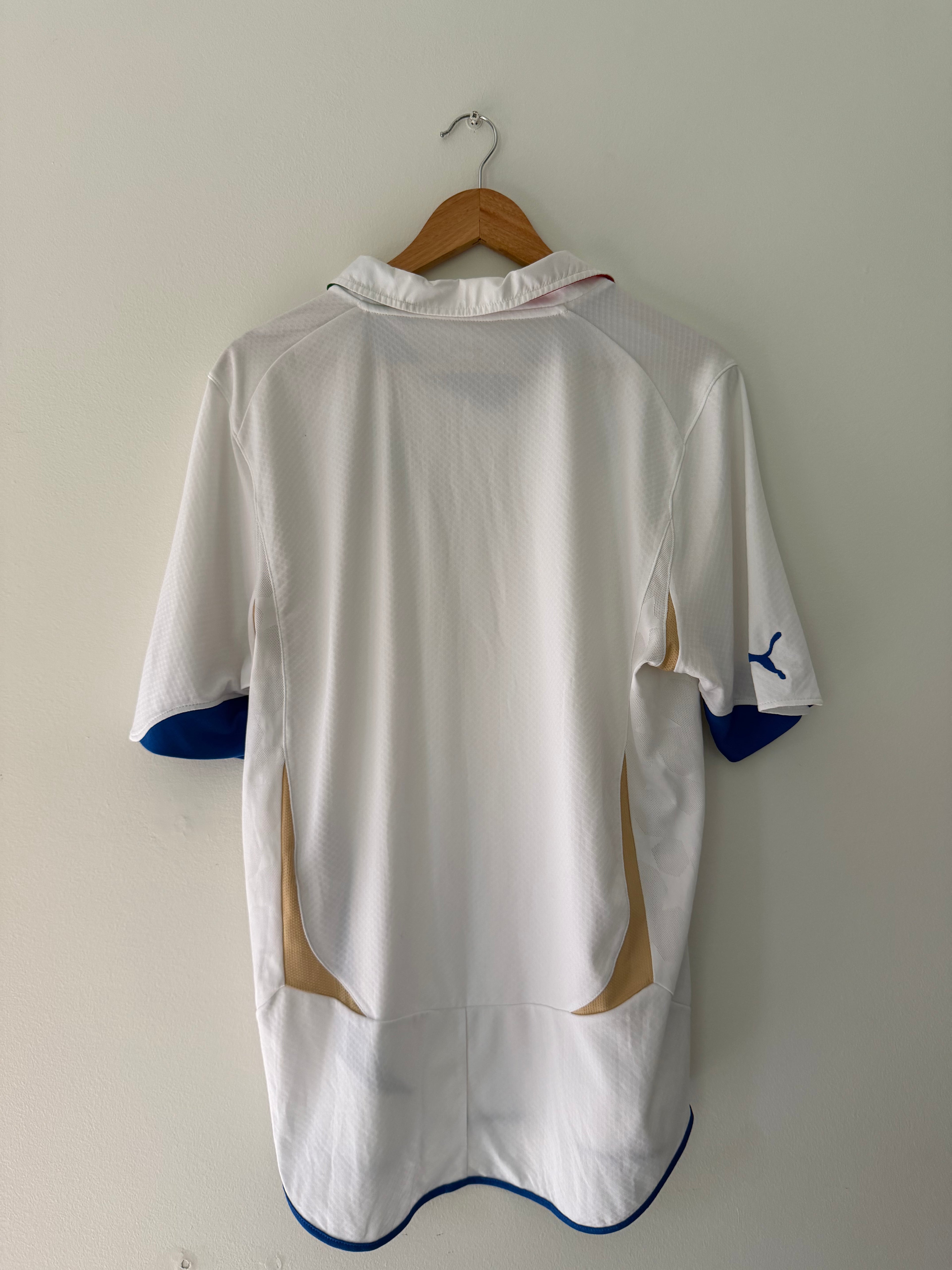Italy 2010 Away