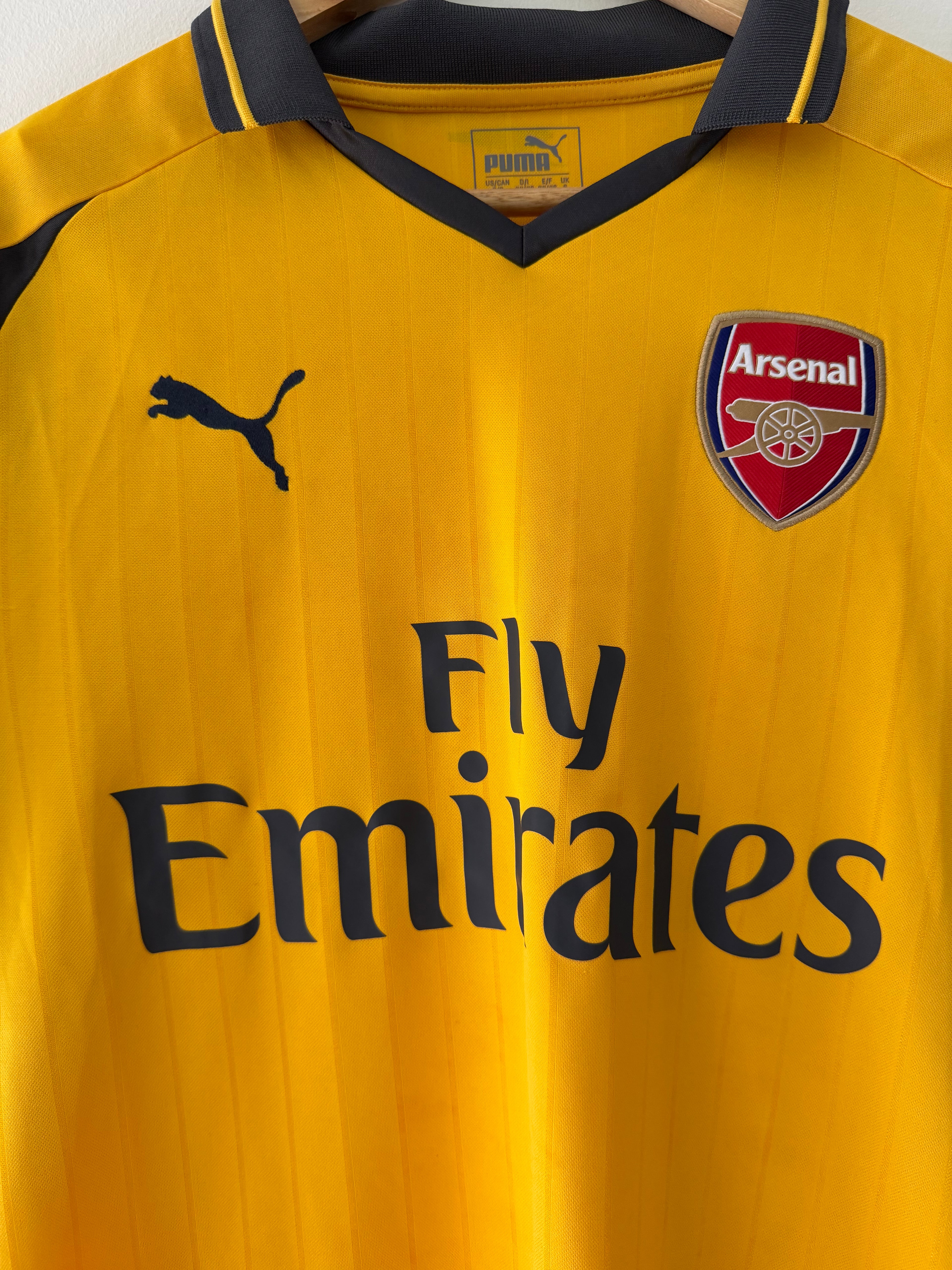 Arsenal 2016/17 Away